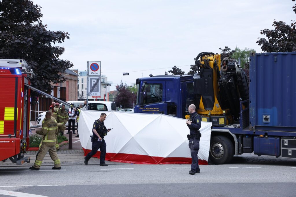 Cyclist seriously injured after right-turn accident