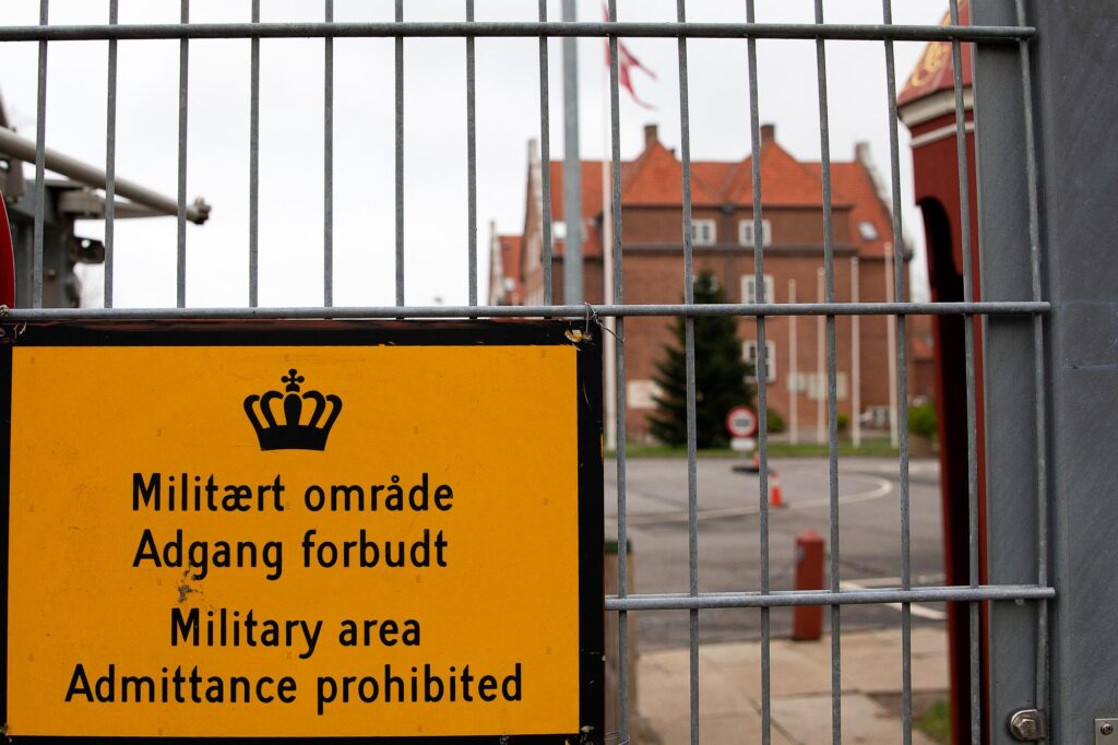 Wallowing in injunctions: The Ministry of Defense receives sharp criticism for lack of maintenance of buildings