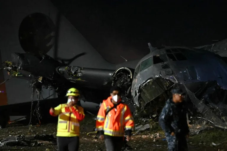 15 Killed in Bolivia Military Plane Crash Carrying Cash 15 Killed in Bolivia Military Plane Crash Carrying Cash