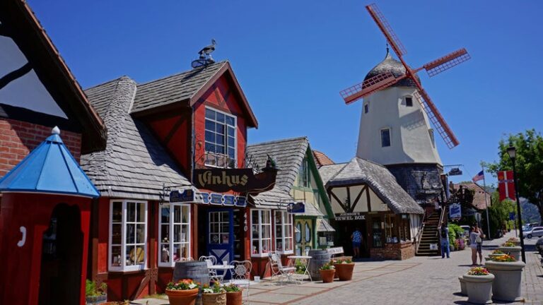 Top Beach Towns for Families: Ideal Places to Settle Down Top Beach Towns for Families: Ideal Places to Settle Down